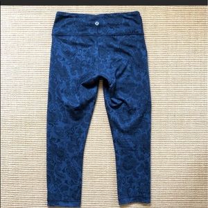 Size 2 cropped Lululemon leggings
